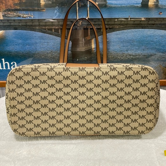 Michael Kors Tote